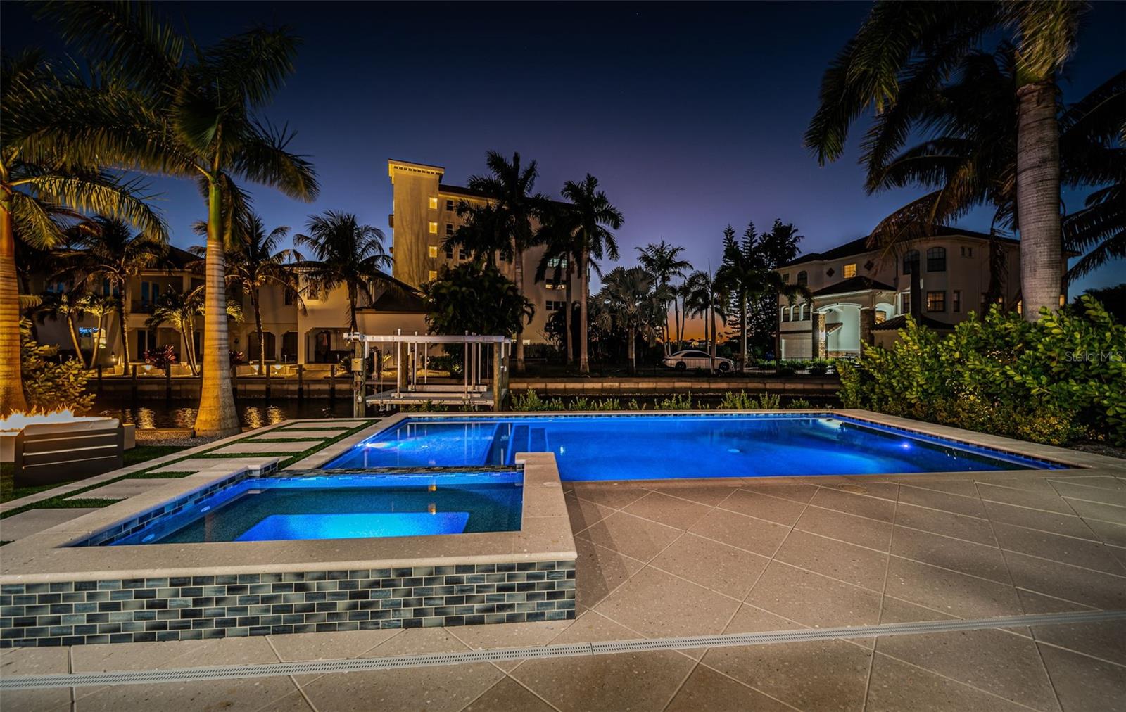 REDINGTON SHORES YACHT & TENNIS CLUB - Residential