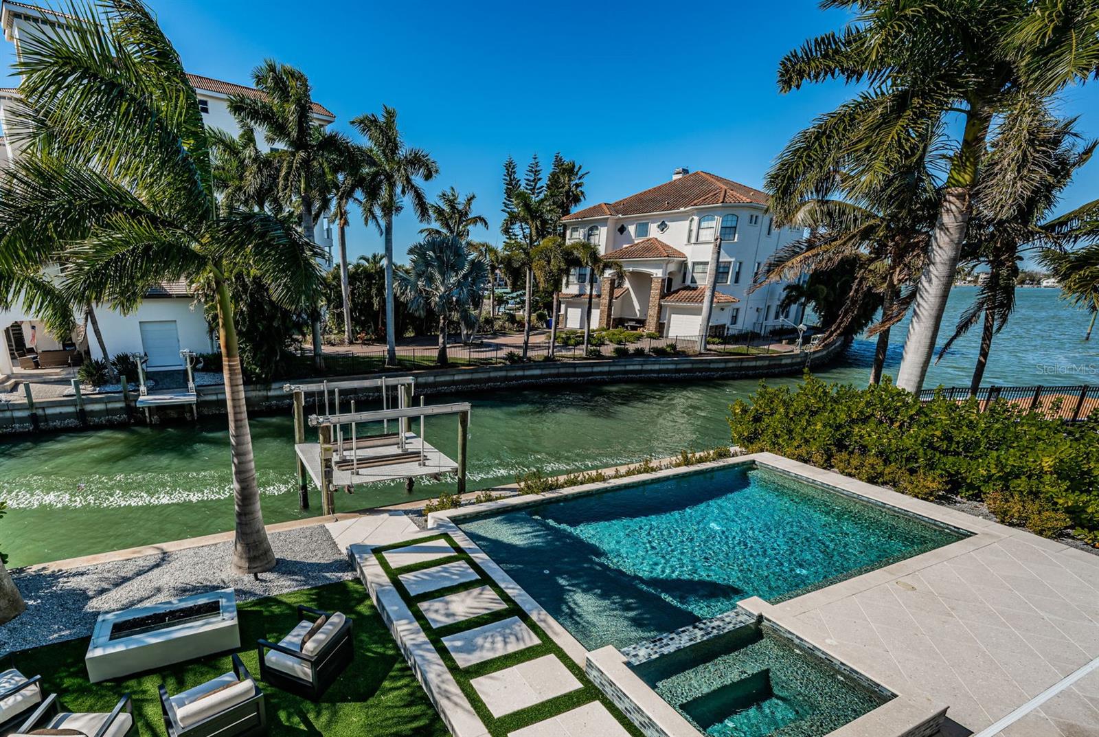 REDINGTON SHORES YACHT & TENNIS CLUB - Residential