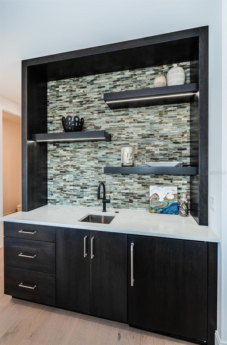 REDINGTON SHORES YACHT & TENNIS CLUB - Residential