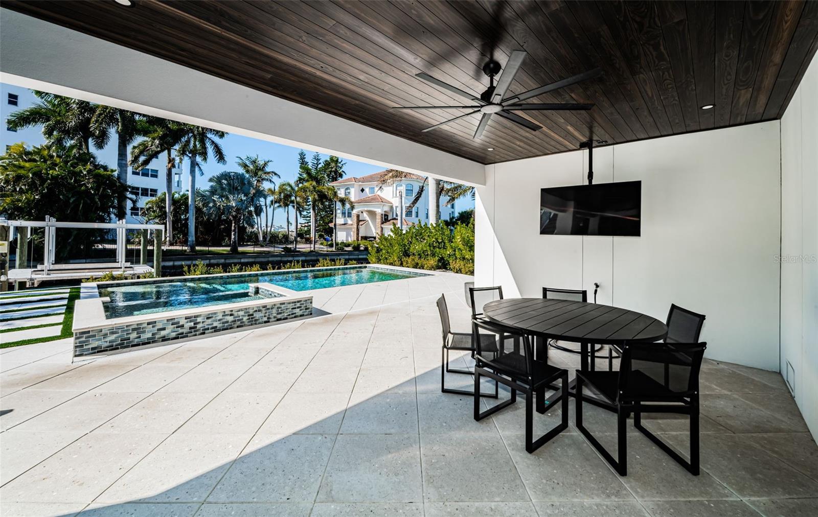 REDINGTON SHORES YACHT & TENNIS CLUB - Residential