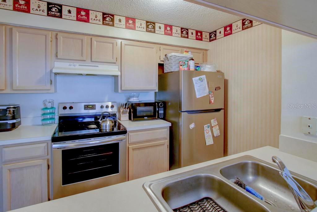 THE TWNHMS AT KENSINGTON PH - Residential Lease