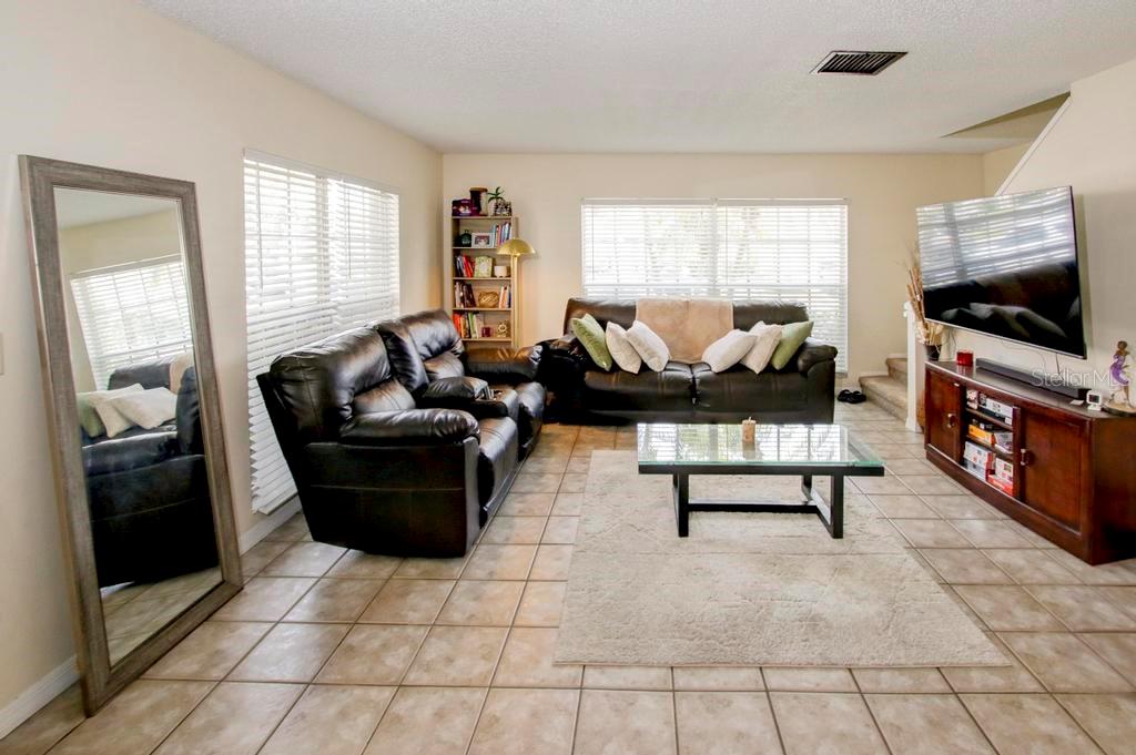 THE TWNHMS AT KENSINGTON PH - Residential Lease