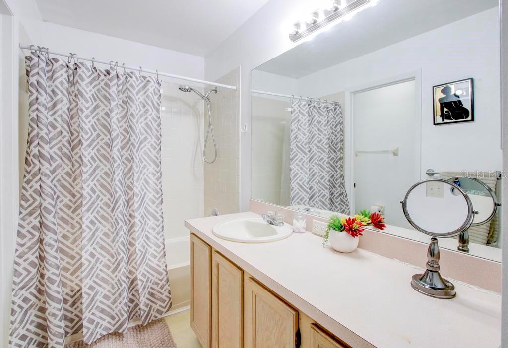 THE TWNHMS AT KENSINGTON PH - Residential Lease