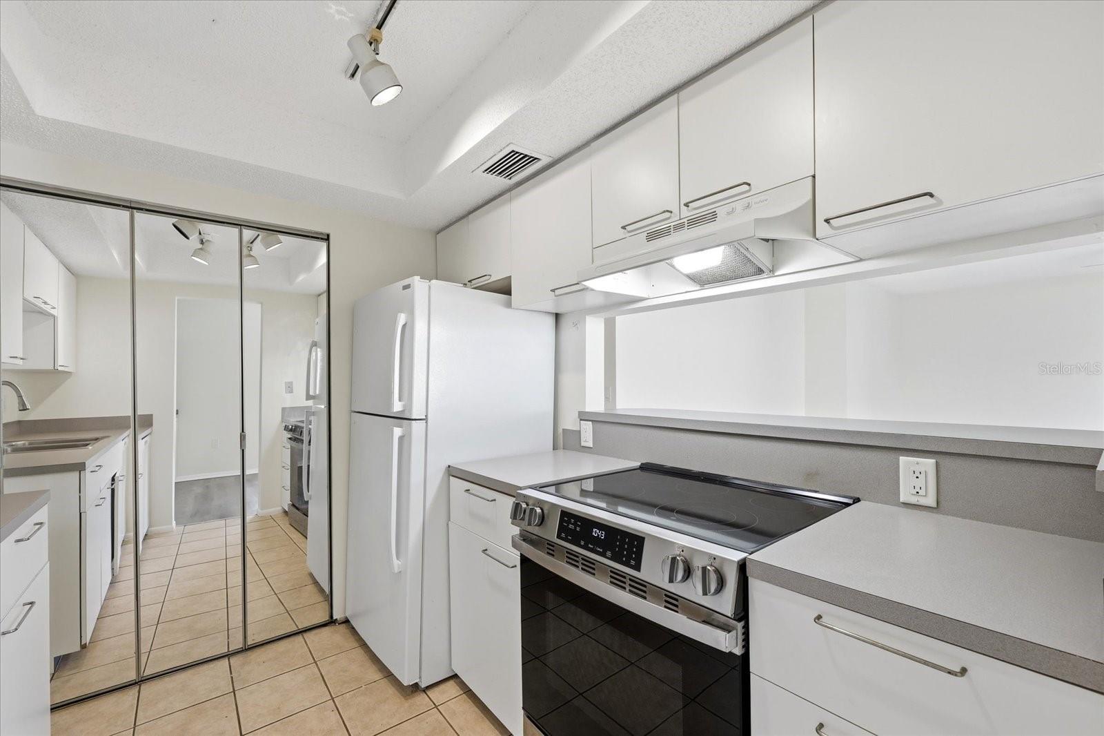 PEPPERTREE LAKE CONDO - Residential