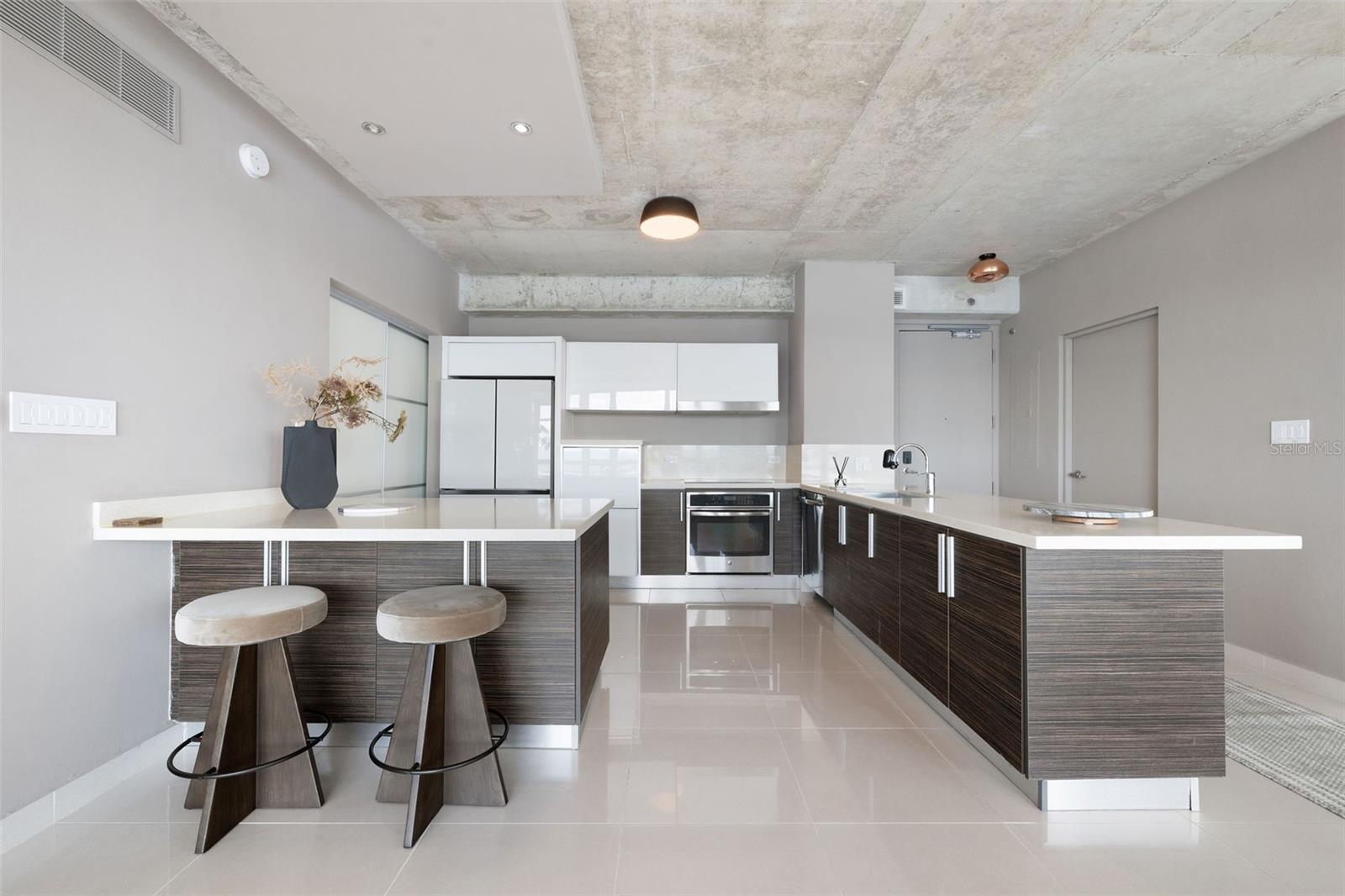 ATLANTIS CONDOMINIUM - Residential