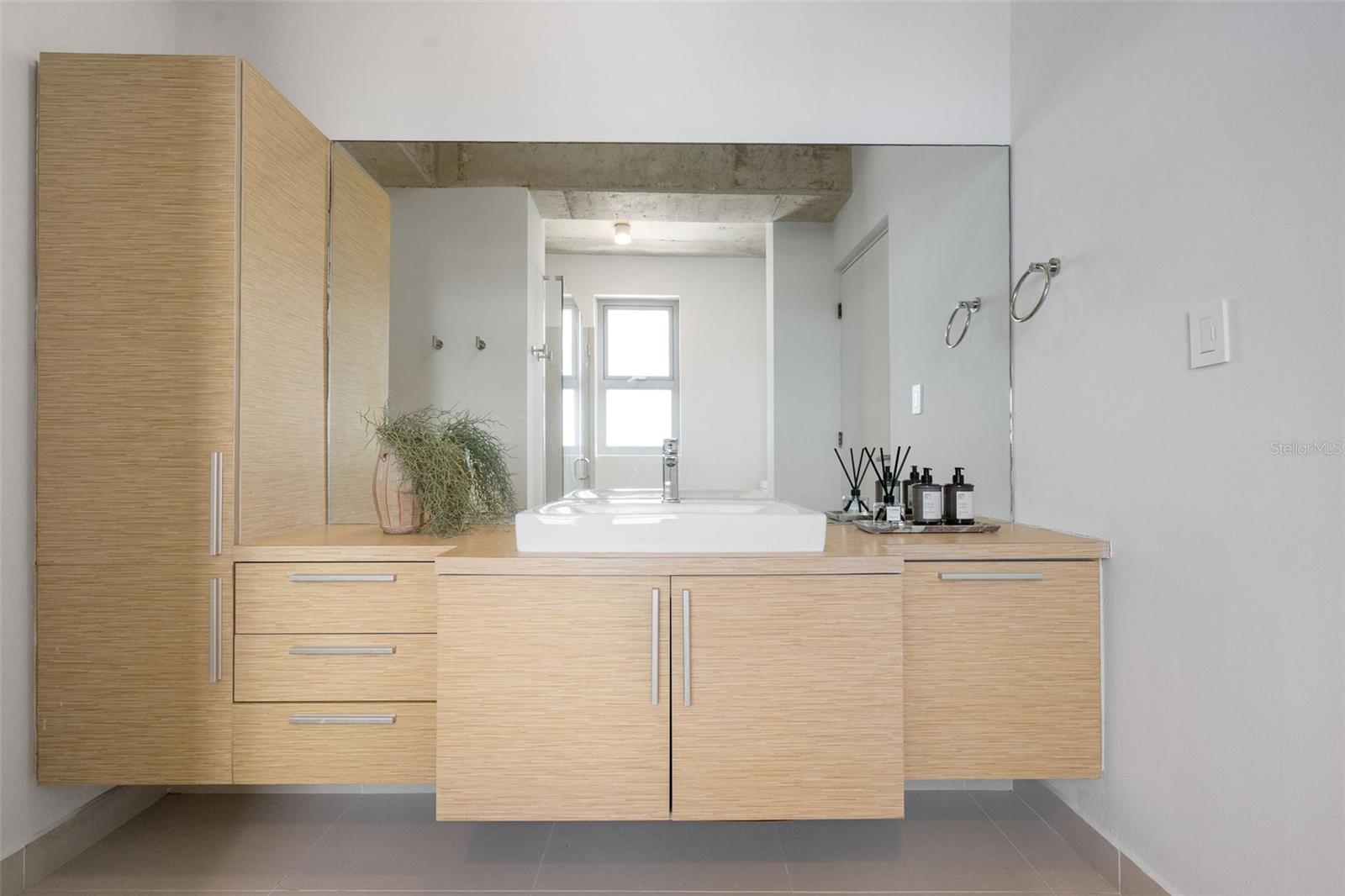 ATLANTIS CONDOMINIUM - Residential