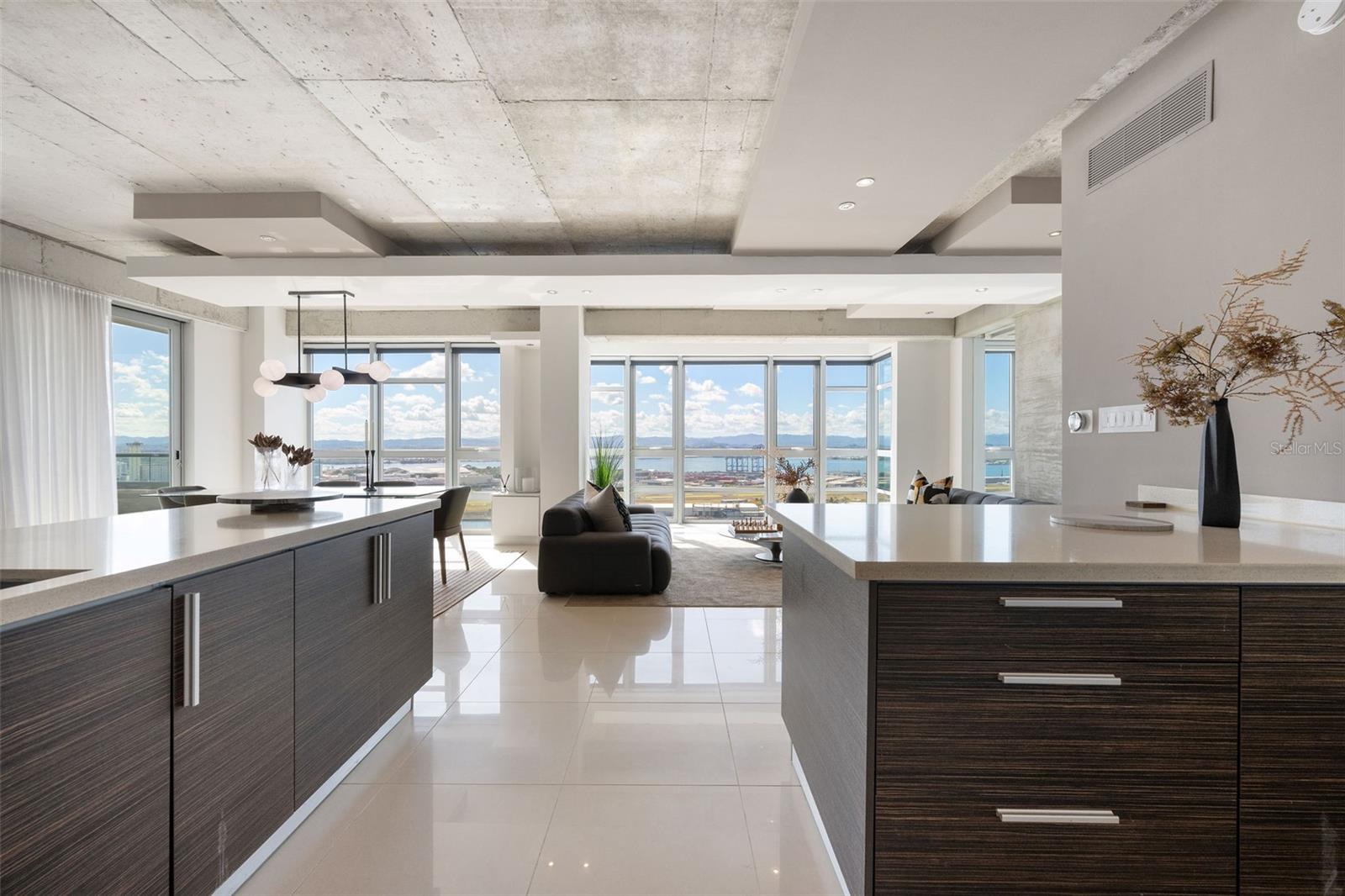 ATLANTIS CONDOMINIUM - Residential