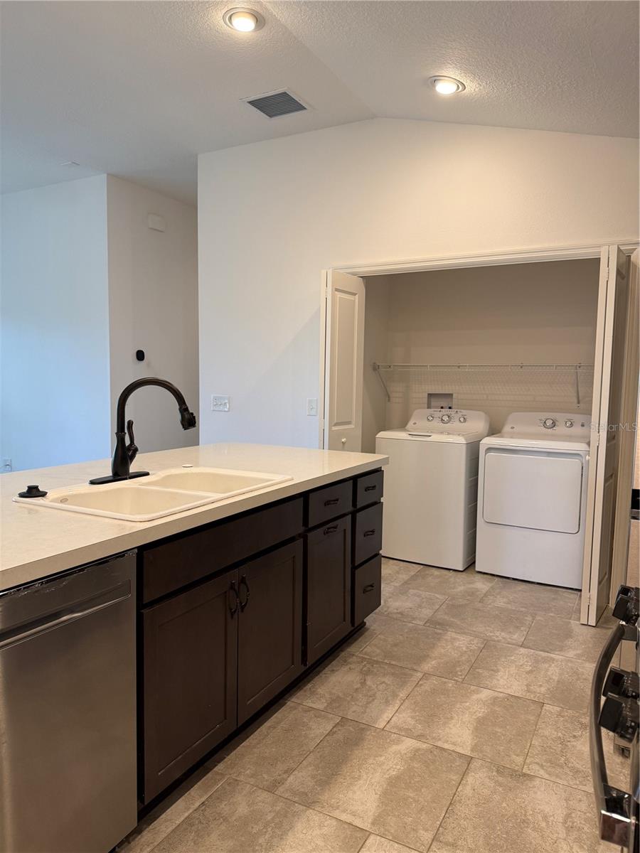 VILLAGES/SOUTHERN OAKS UN #138 - Residential