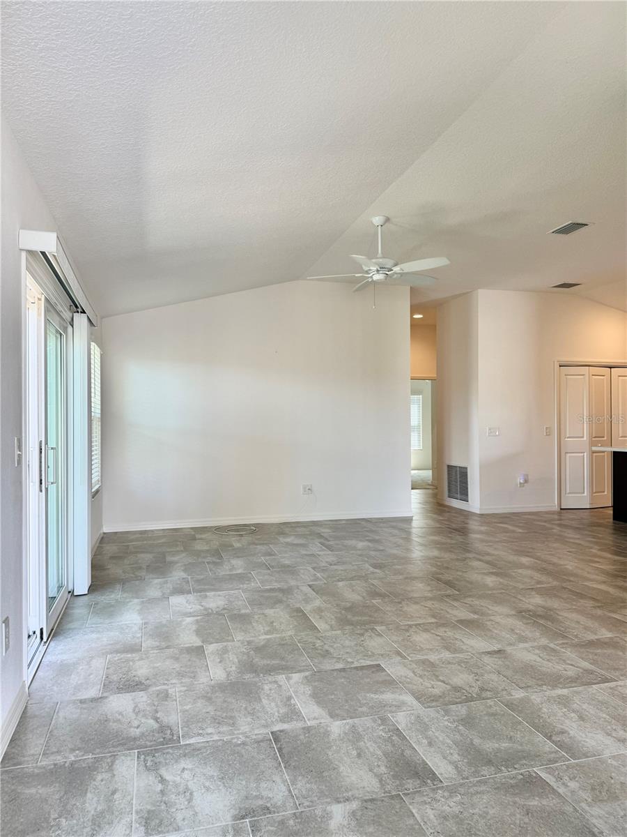 VILLAGES/SOUTHERN OAKS UN #138 - Residential