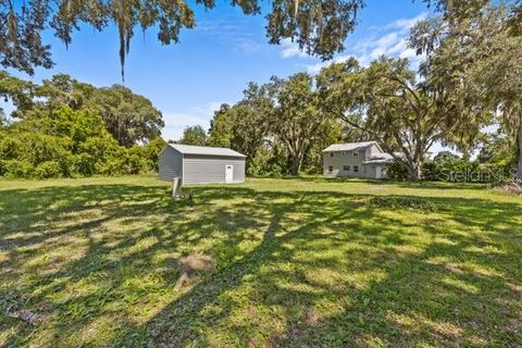 A home in LAKELAND