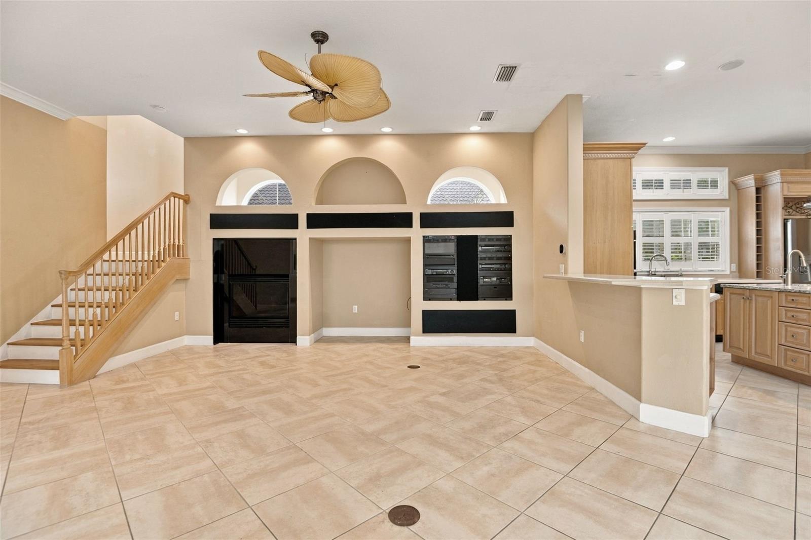 4541 MURCIA BOULEVARD 11