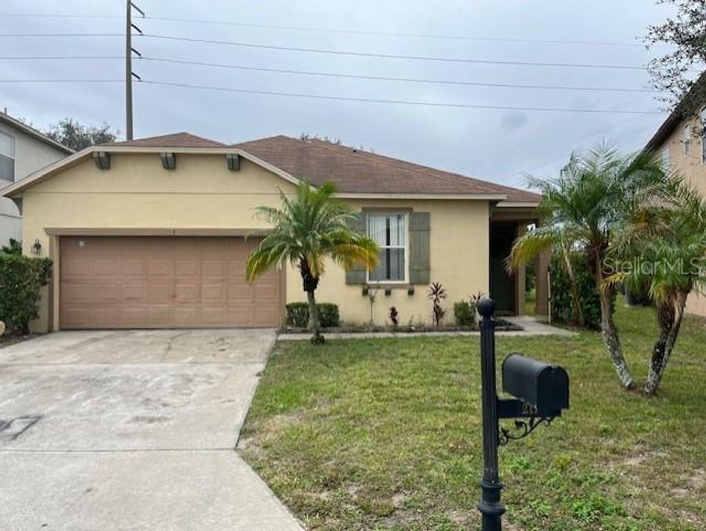 Photo of 217 Sand Ridge Drive, Davenport, FL 33896 (MLS # S5151032)