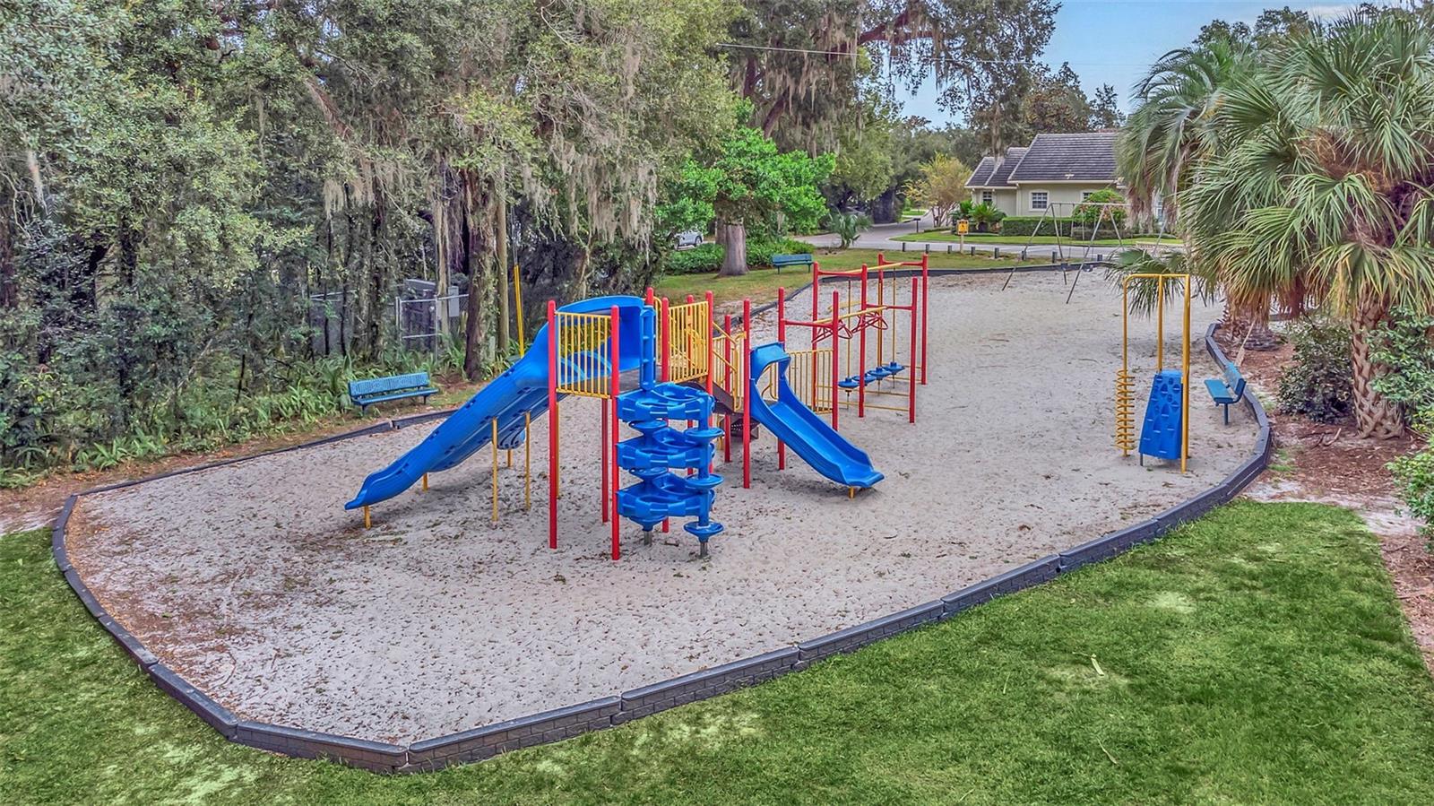 FAIRWAY VILLAS - Residential