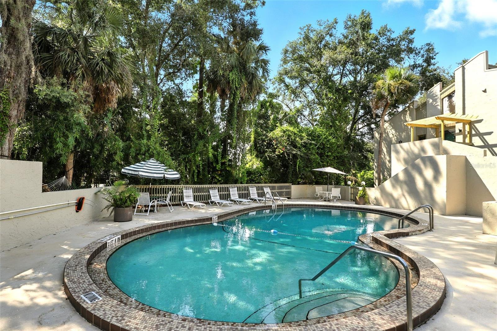 FAIRWAY VILLAS - Residential