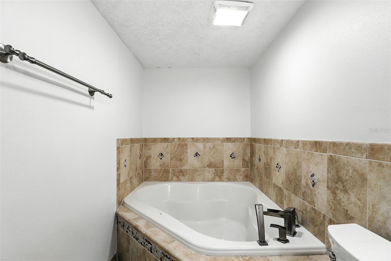 FAIRWAY VILLAS - Residential