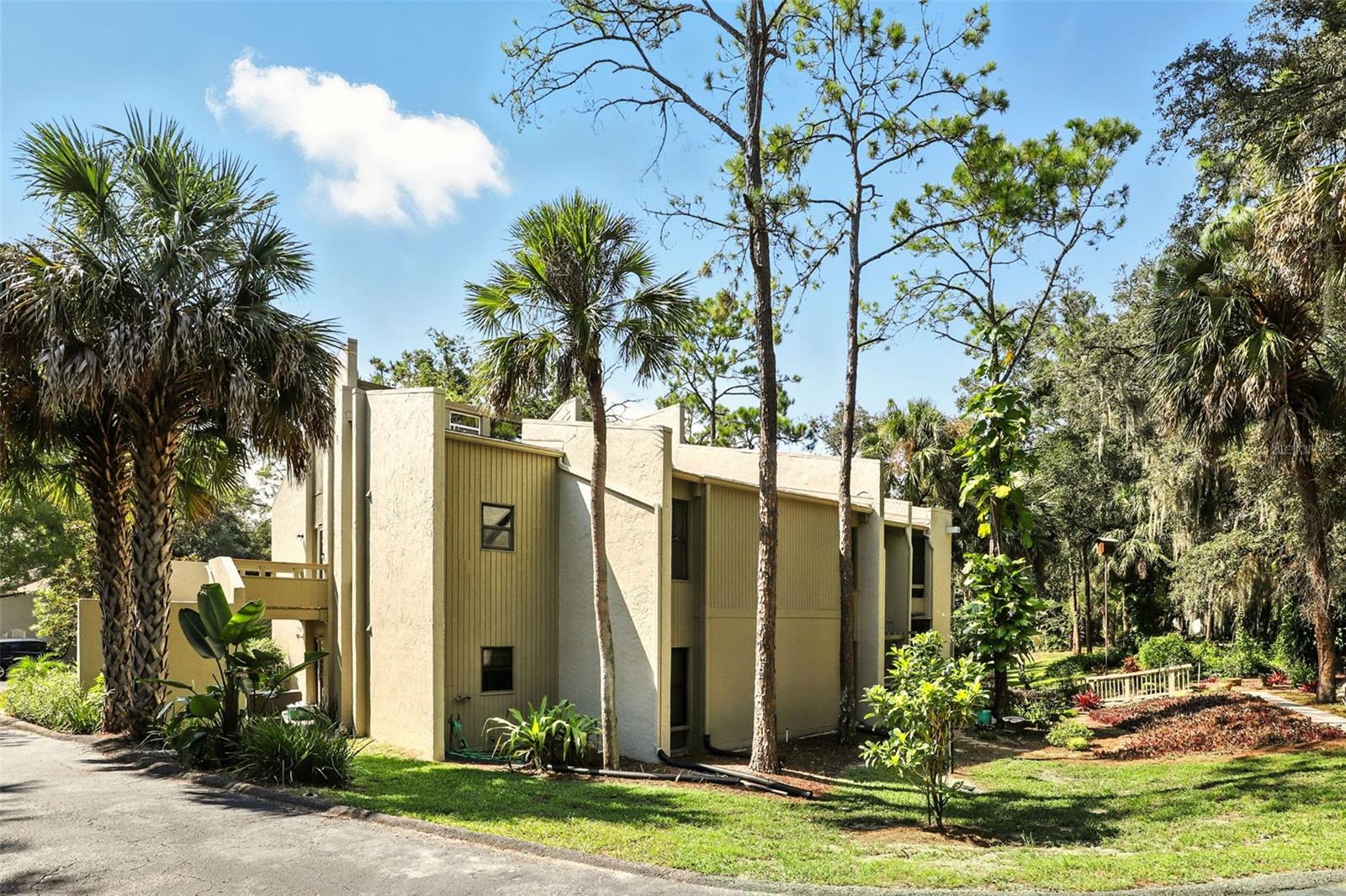 FAIRWAY VILLAS - Residential