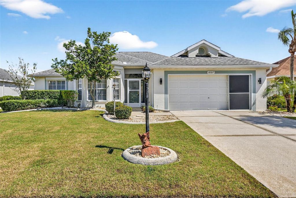 Photo of 1607 Alexander Crossing Way, Sun City Center, FL 33573 (MLS # TB8436837)