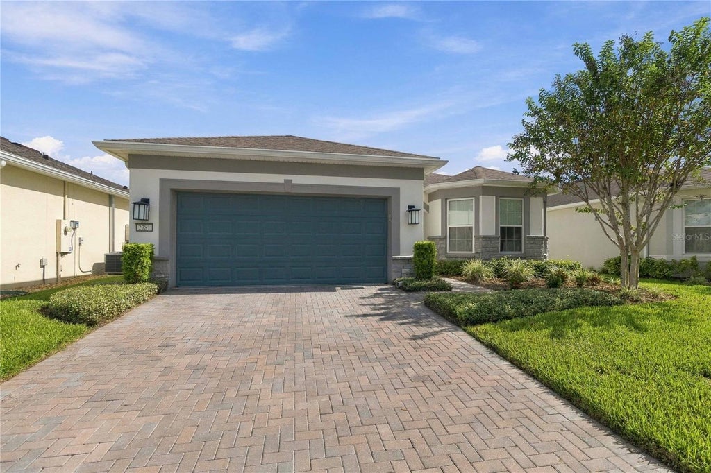 Photo of 2781 Nature View Rd, Saint Cloud, FL 34771 (MLS # S5159531)