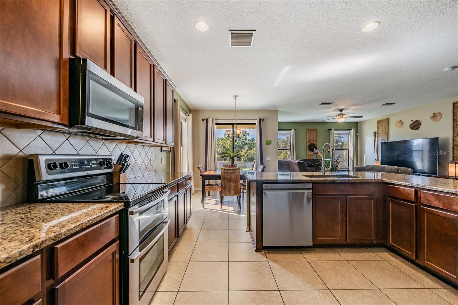 TANGLEWOOD PRESERVE - Residential