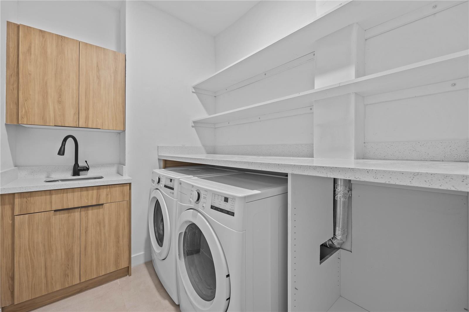 VILLA PASS ONX HOMES - Residential