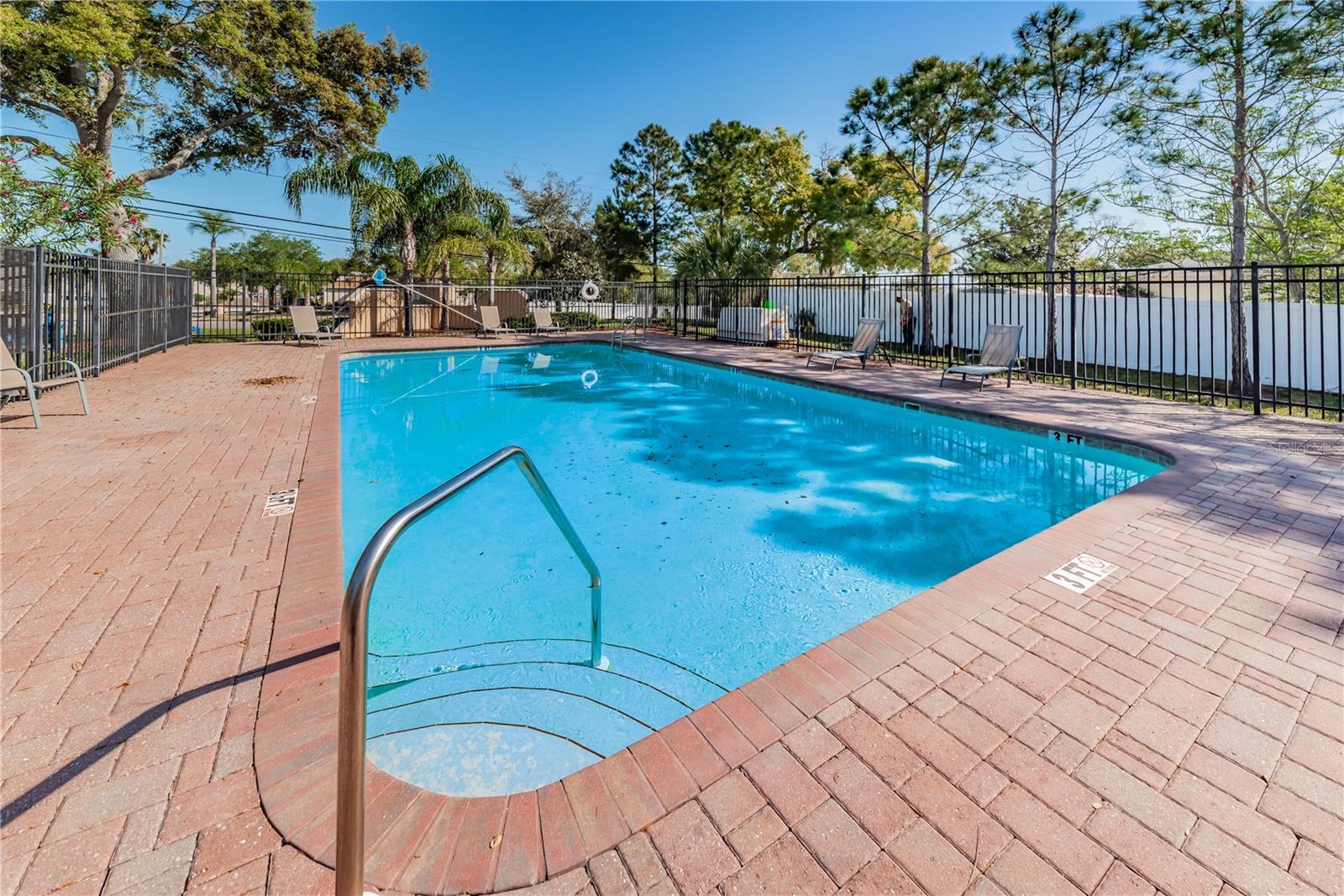 BECKETT WAY TWNHMS - Residential