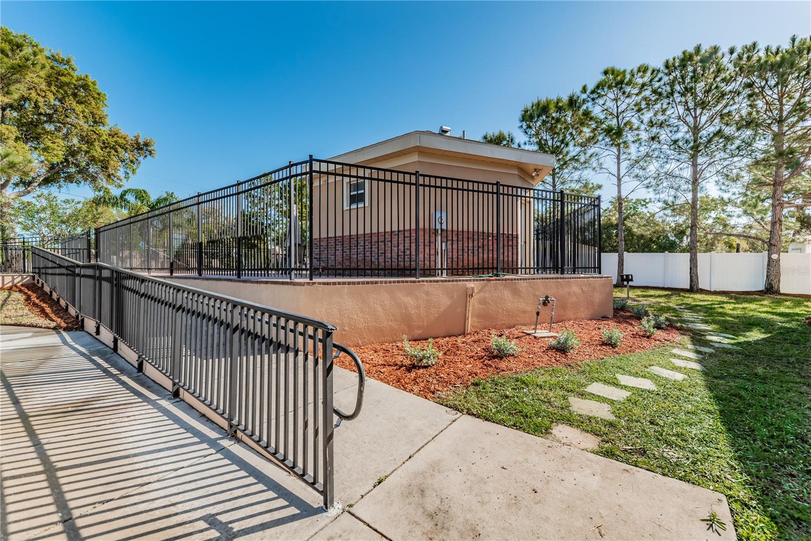 BECKETT WAY TWNHMS - Residential