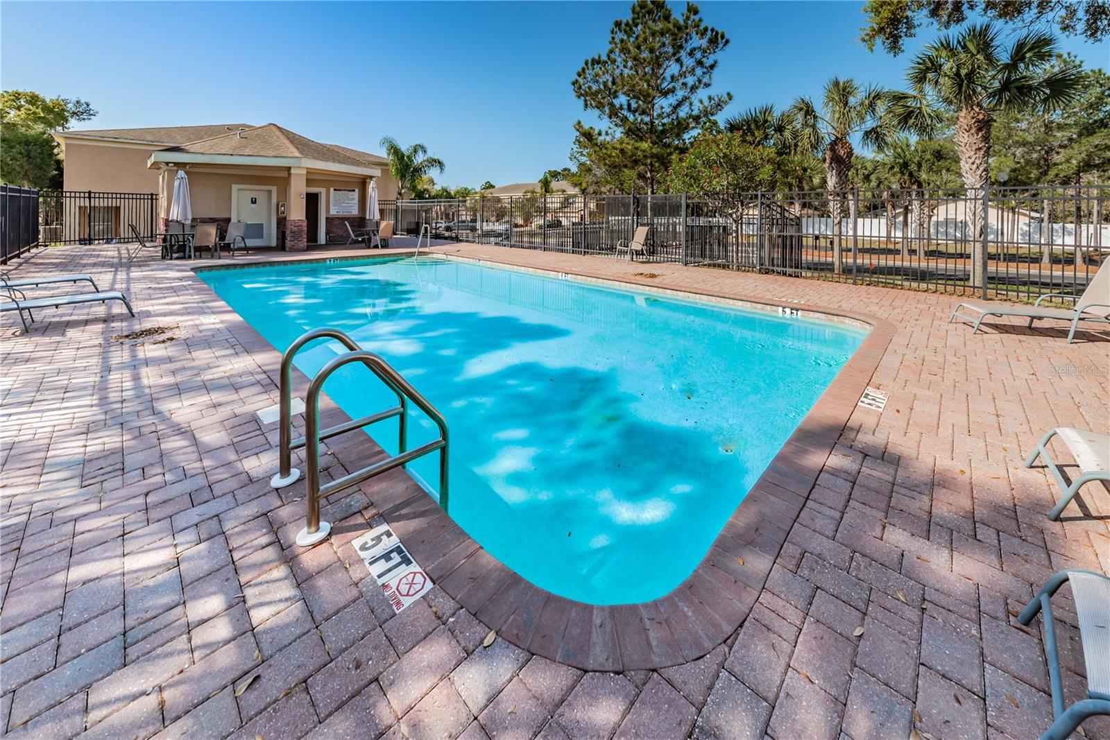 BECKETT WAY TWNHMS - Residential