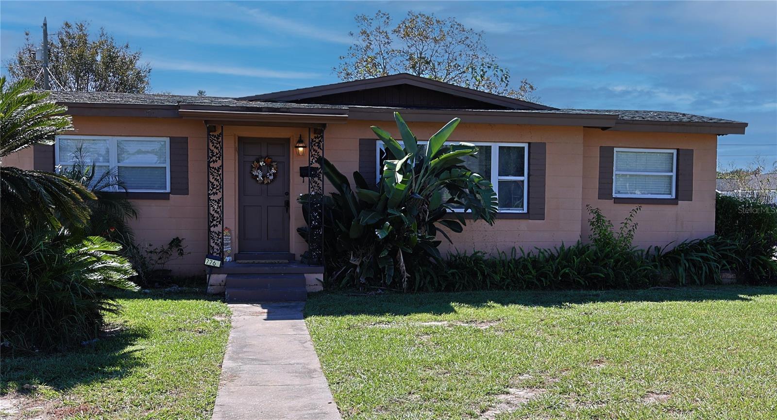 SUNSHINE GARDENS - Residential Lease