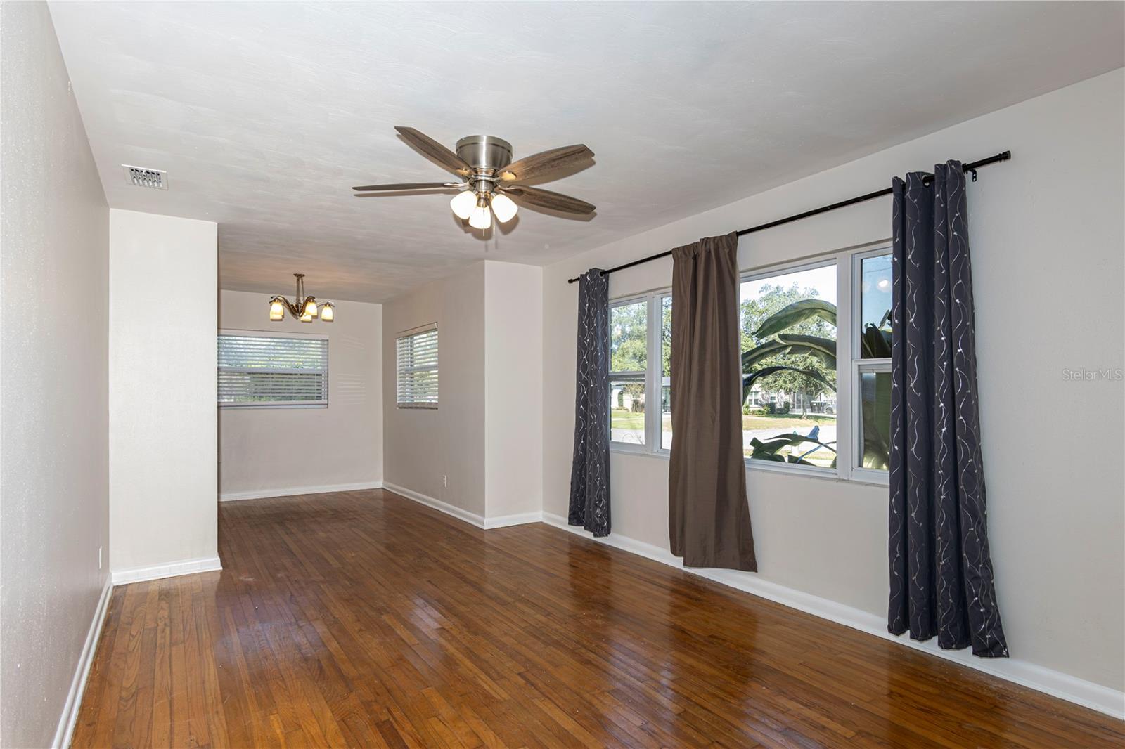 SUNSHINE GARDENS - Residential Lease