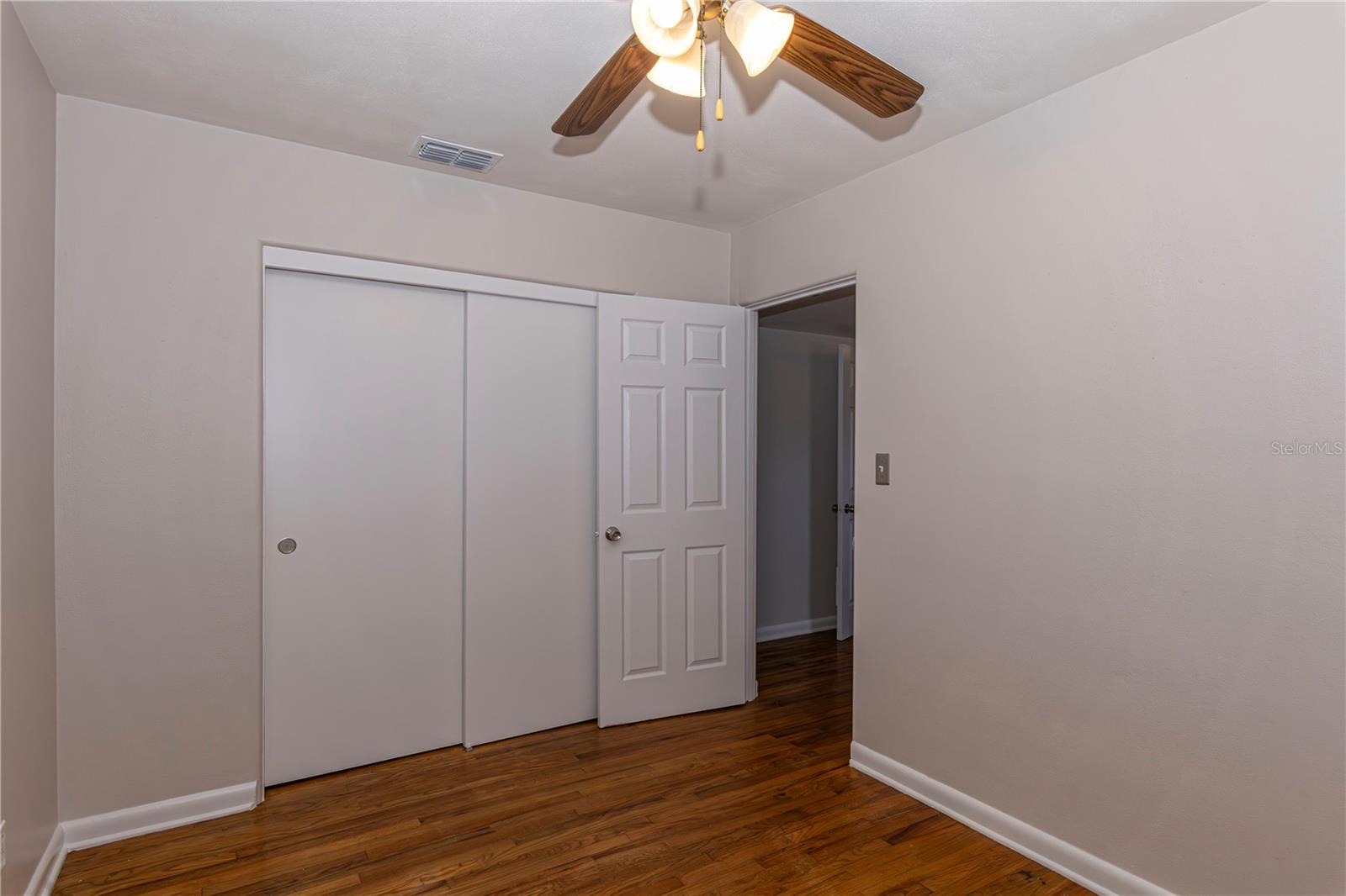 SUNSHINE GARDENS - Residential Lease