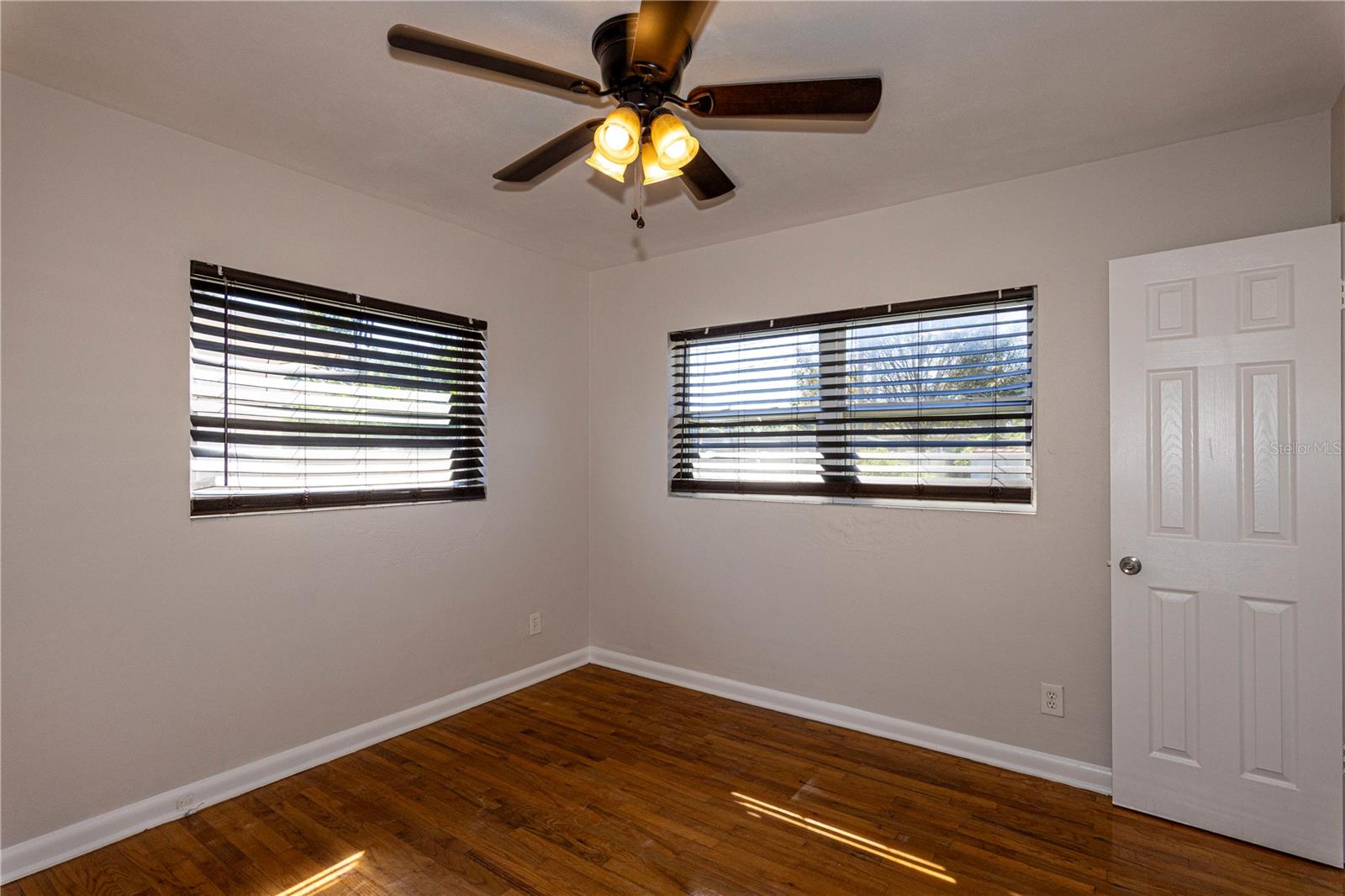 SUNSHINE GARDENS - Residential Lease