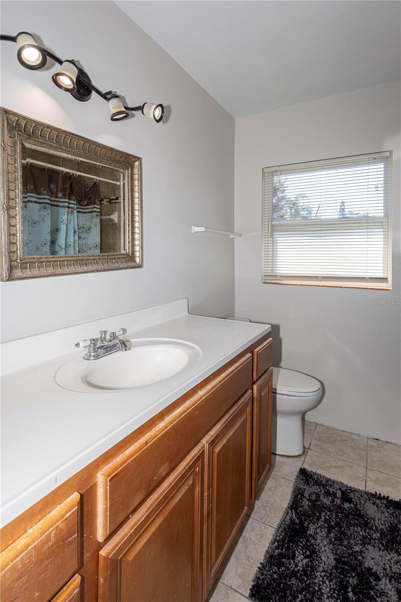 SUNSHINE GARDENS - Residential Lease