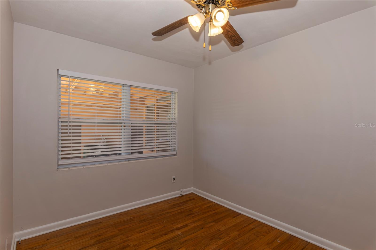 SUNSHINE GARDENS - Residential Lease