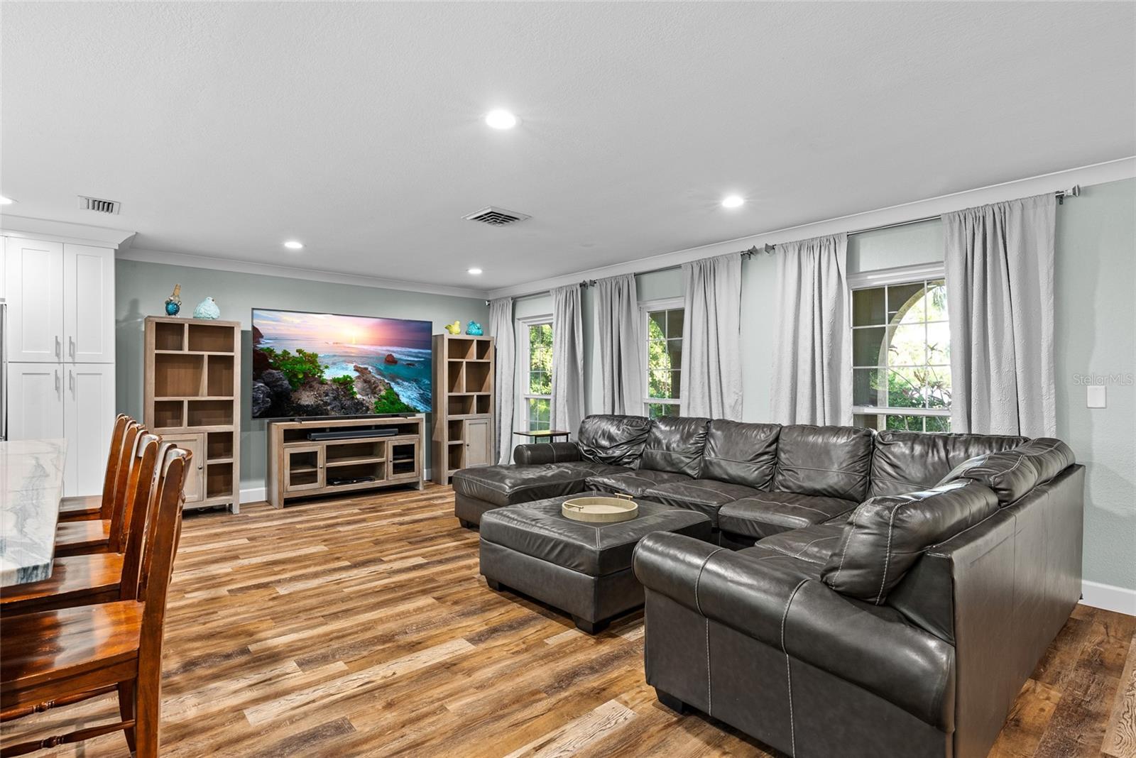 PINELLAS GROVES - Residential