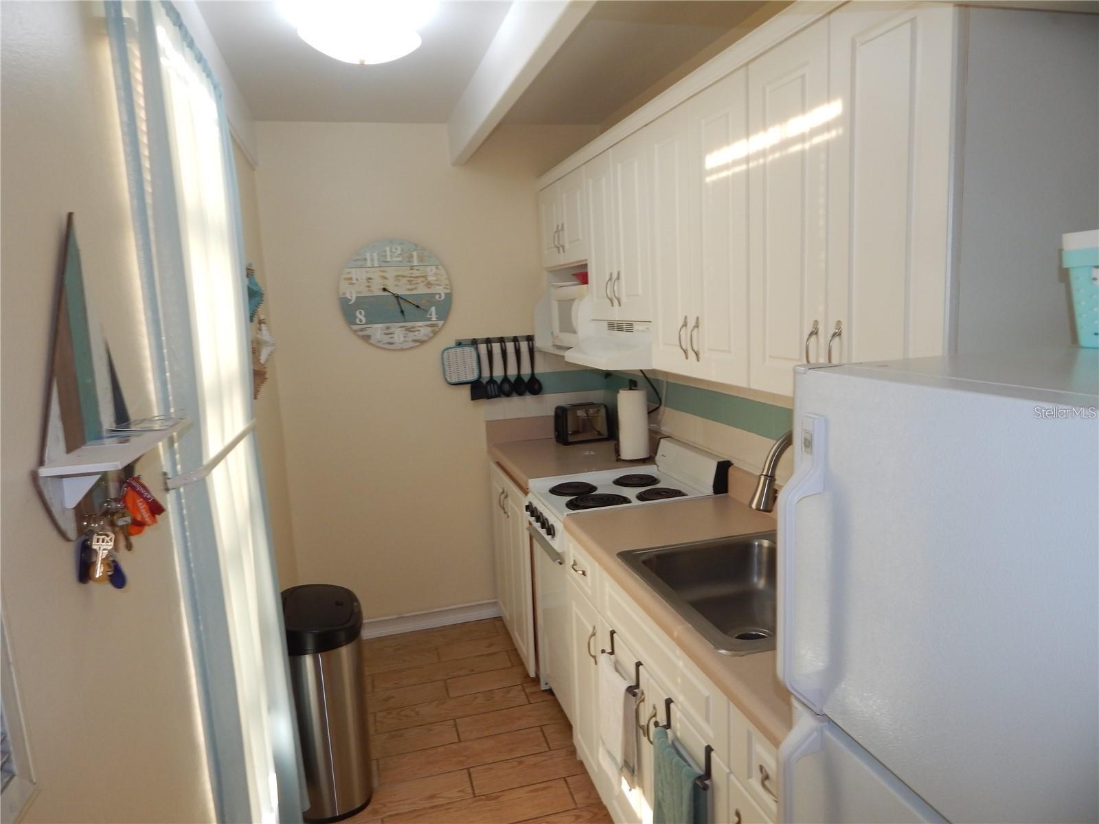 LAKESHORE CLUB - Residential