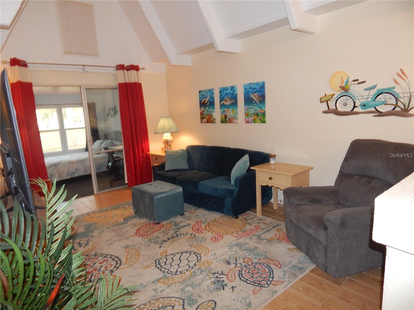 LAKESHORE CLUB - Residential