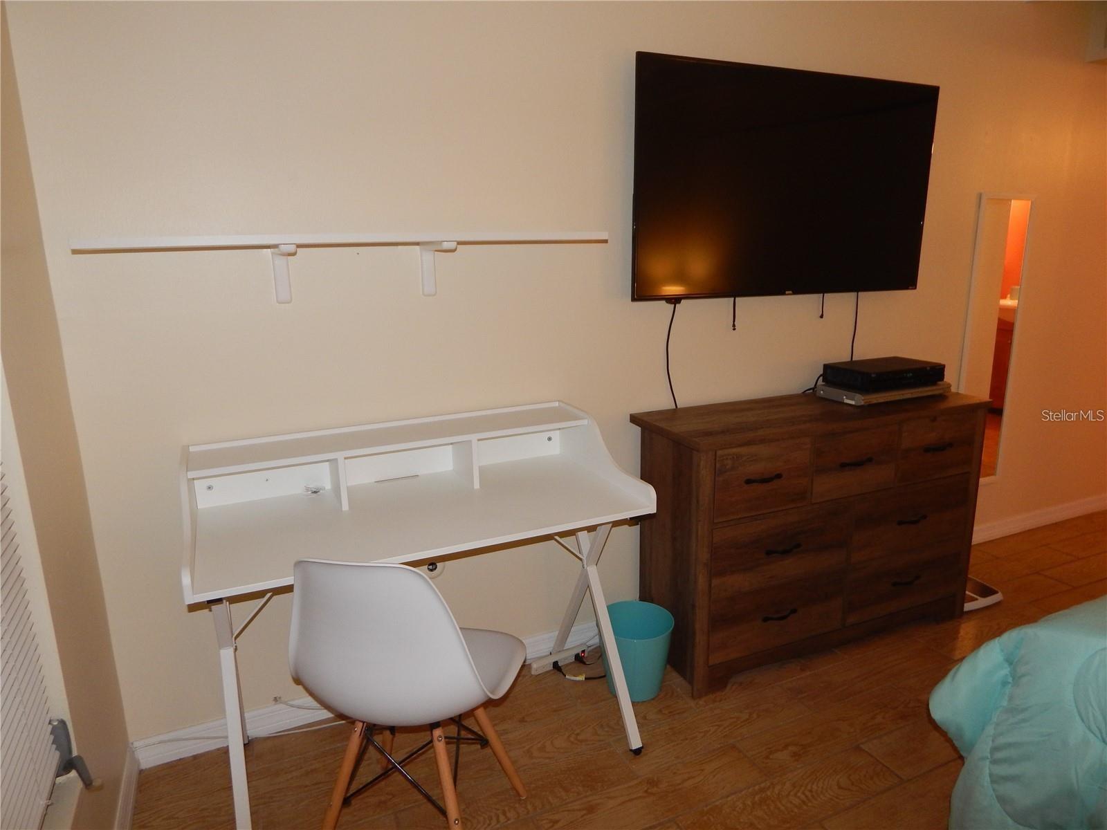 LAKESHORE CLUB - Residential