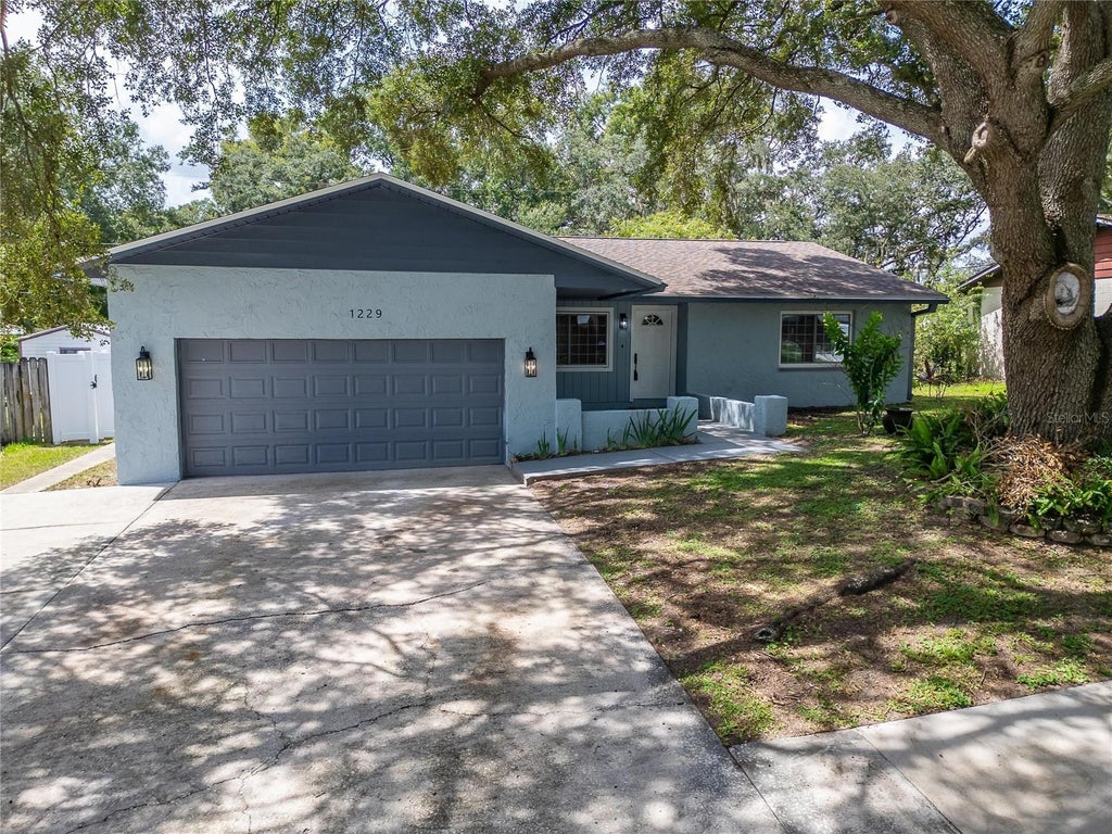 Photo of 1229 Oak Valley Drive, Seffner, FL 33584 (MLS # TB8534833)