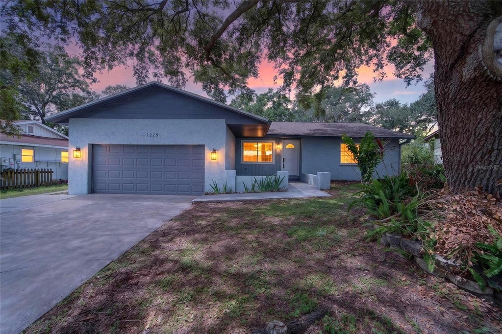 Photo of 1229 Oak Valley Drive, Seffner, FL 33584 (MLS # TB8534833)