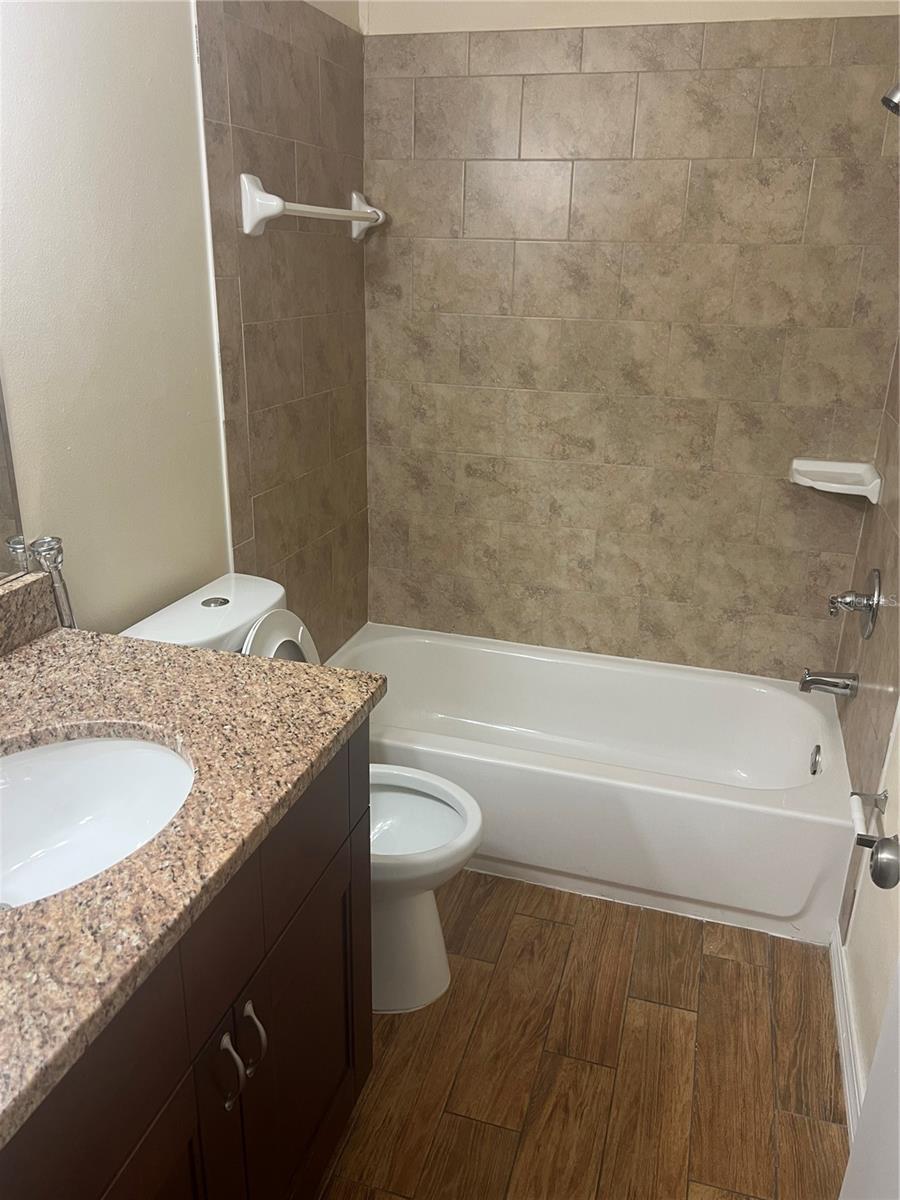 THE CARLISLE CLUB - Residential Lease