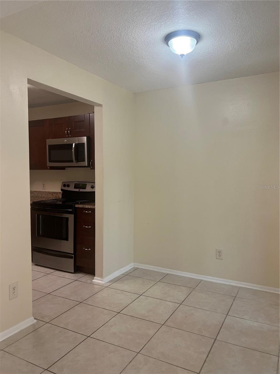 THE CARLISLE CLUB - Residential Lease