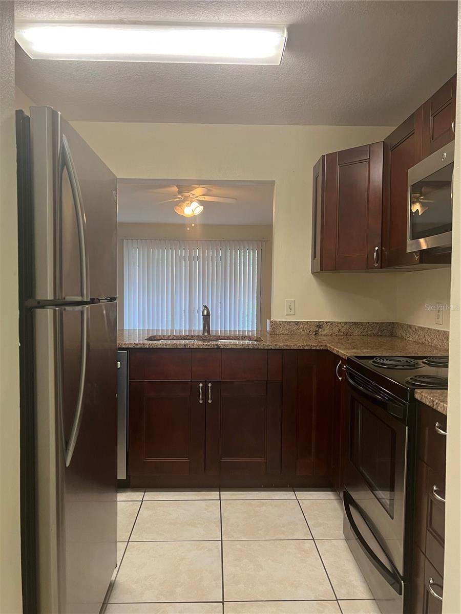 THE CARLISLE CLUB - Residential Lease