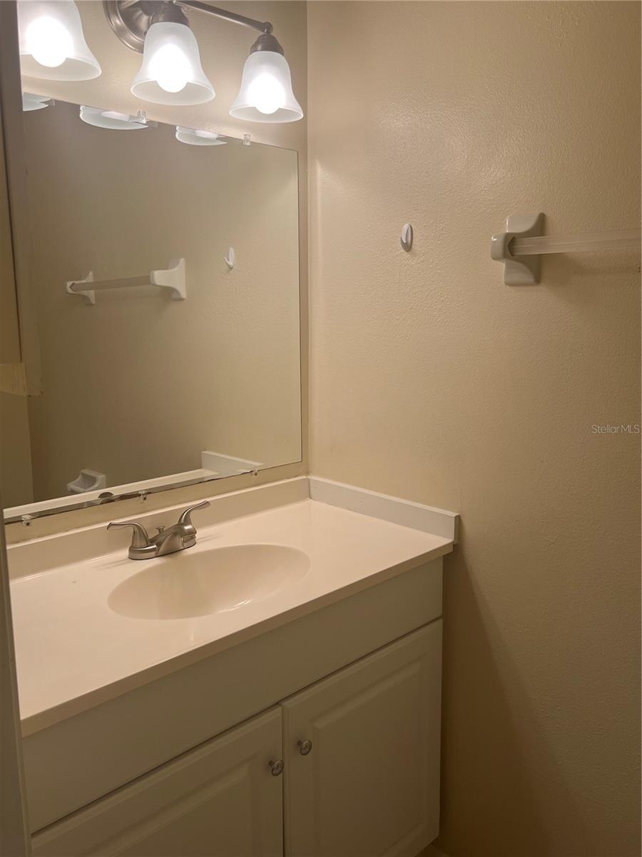 THE CARLISLE CLUB - Residential Lease