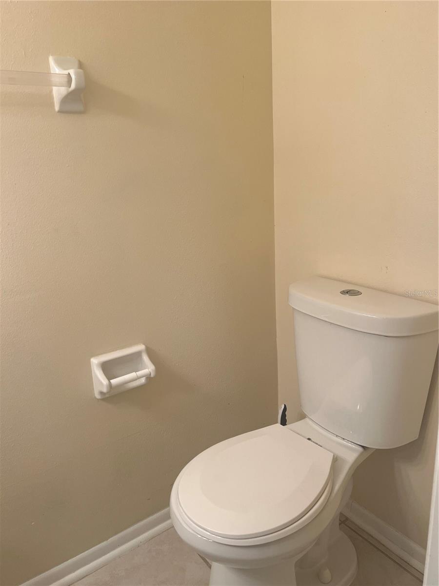 THE CARLISLE CLUB - Residential Lease