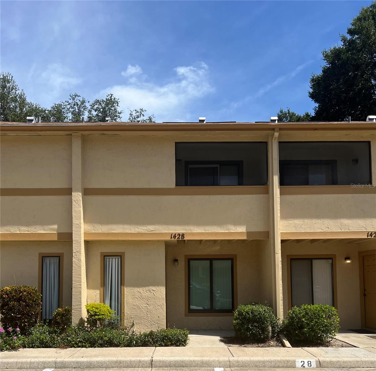 THE CARLISLE CLUB - Residential Lease