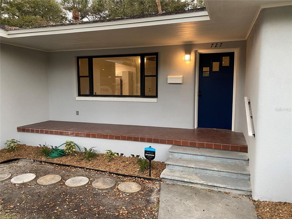 Photo of 727 27th Avenue S, St Petersburg, FL 33705 (MLS # TB8459069)