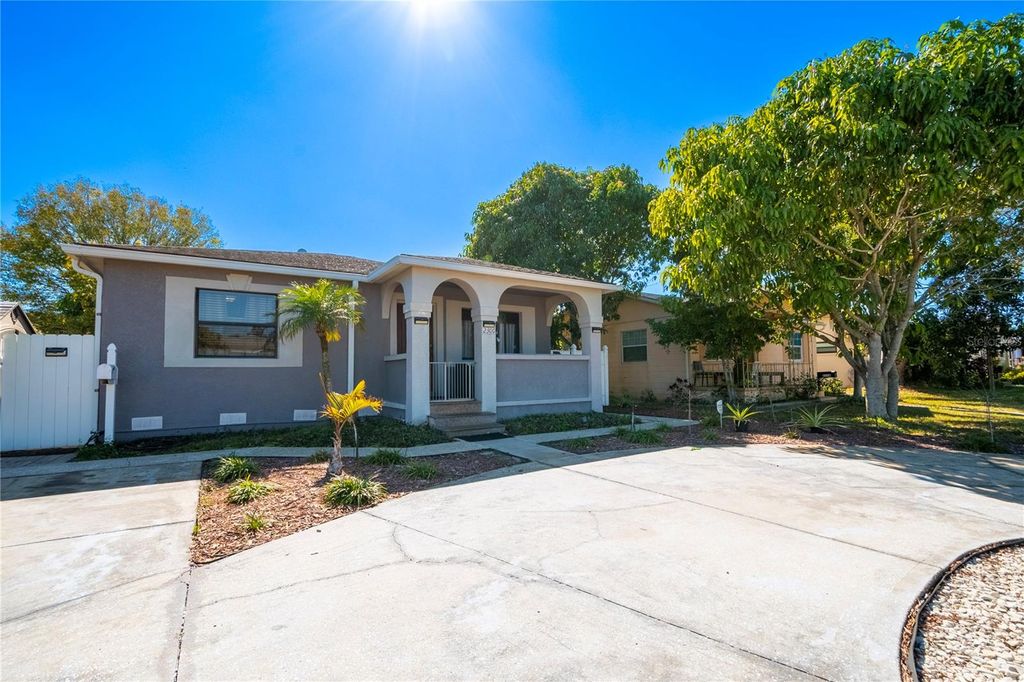 Photo of 2300 37th Avenue N, St Petersburg, FL 33713 (MLS # TB8470754)