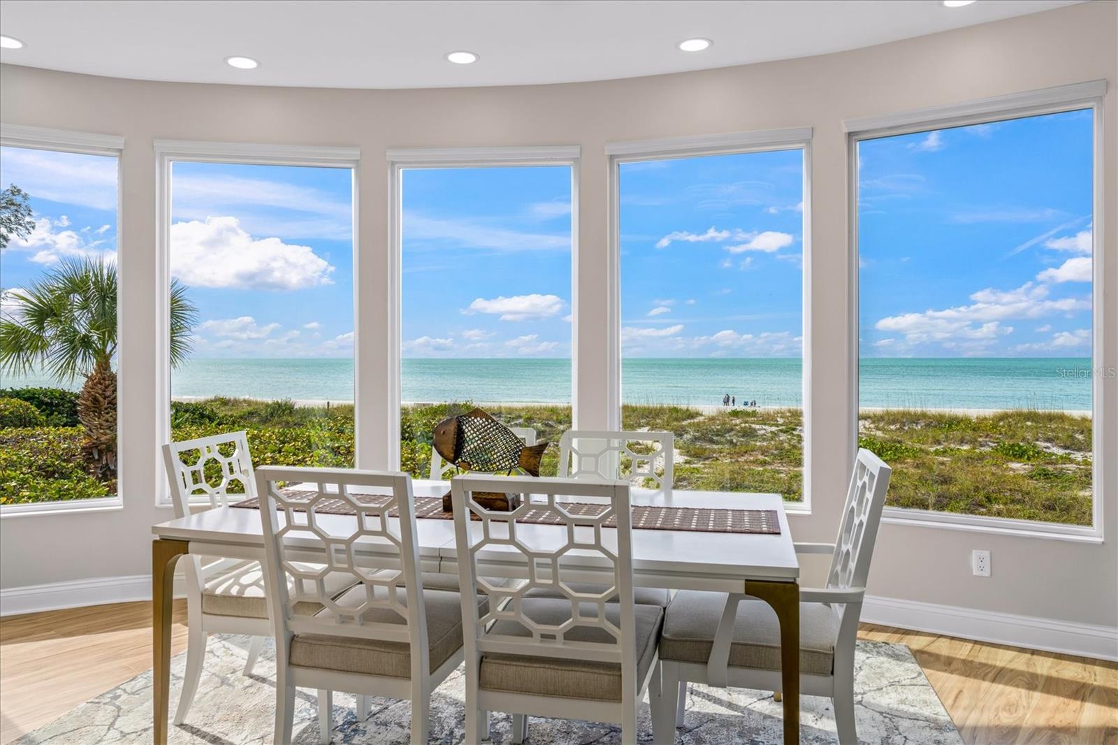 ISLAND PARADISE CONDO - Residential