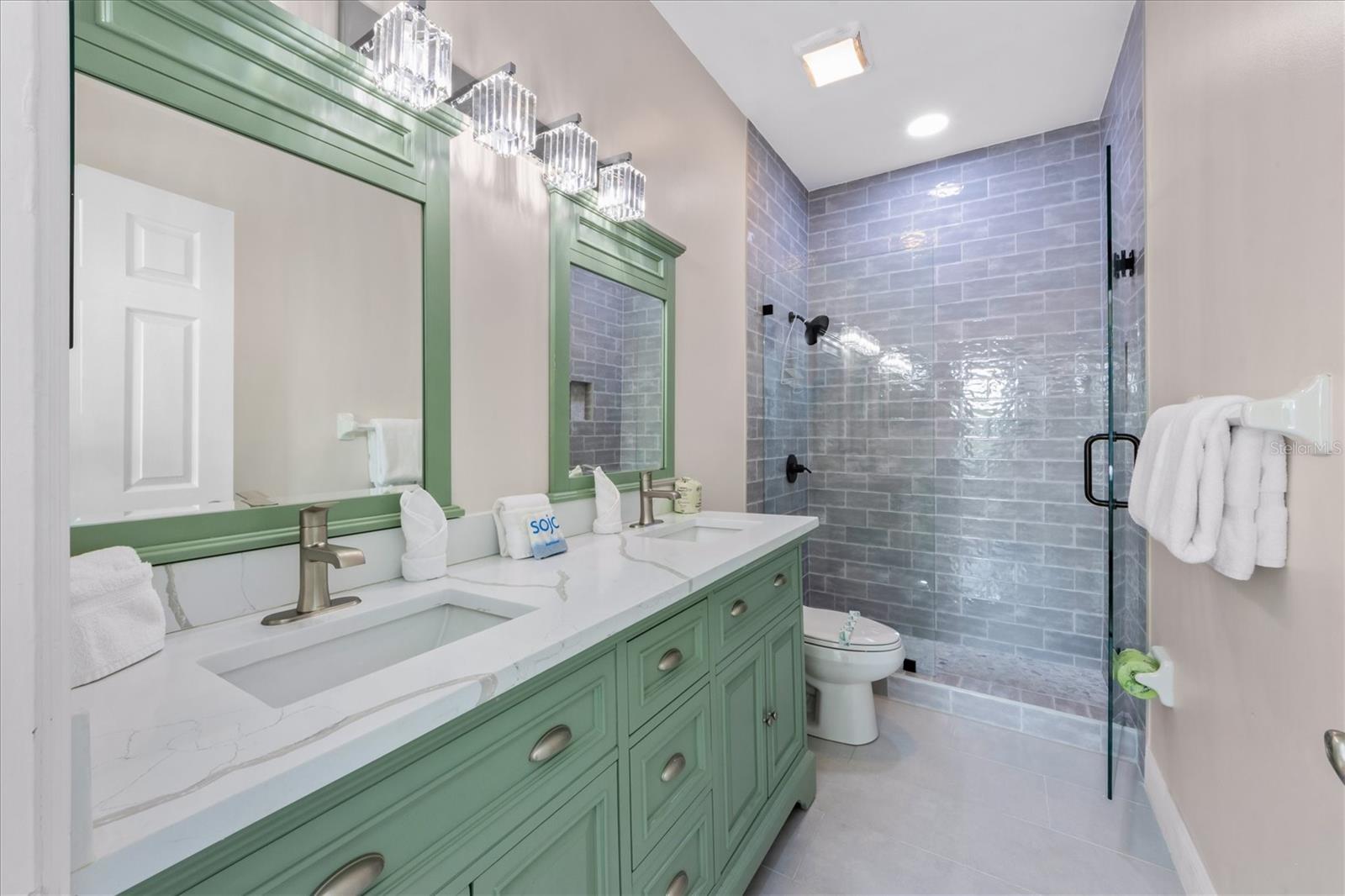 ISLAND PARADISE CONDO - Residential