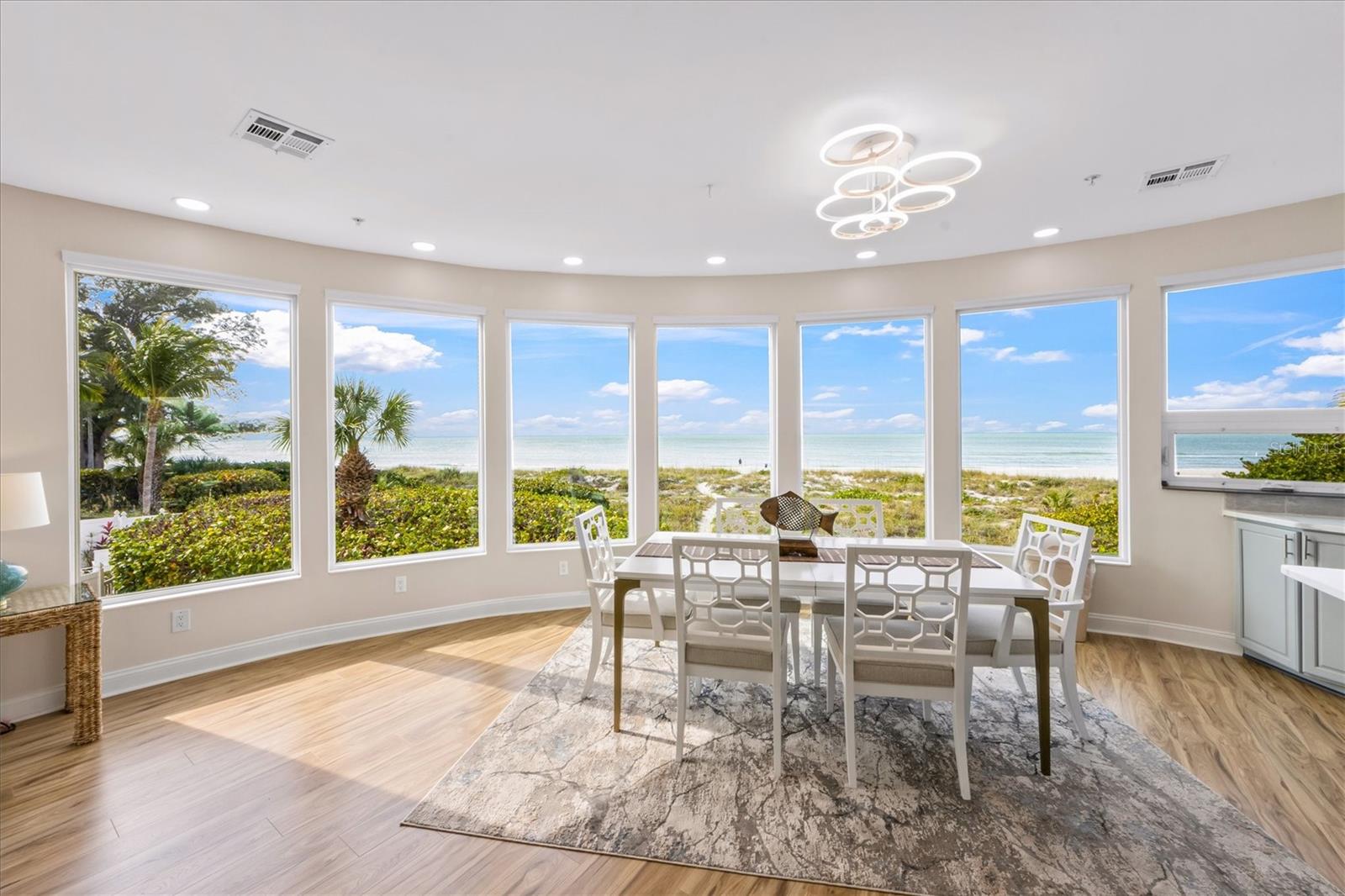 ISLAND PARADISE CONDO - Residential